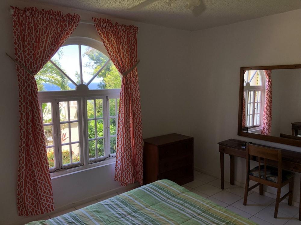 Skycastles Condominiums Ocho Rios Bagian luar foto