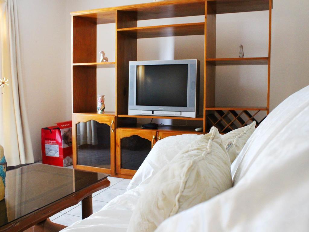 Skycastles Condominiums Ocho Rios Bagian luar foto