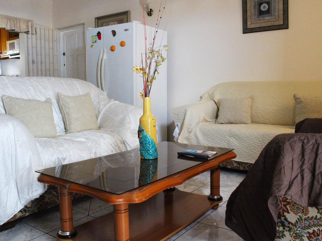Skycastles Condominiums Ocho Rios Bagian luar foto